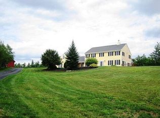 10 Moose Point Dr, Dunbarton, NH 03046