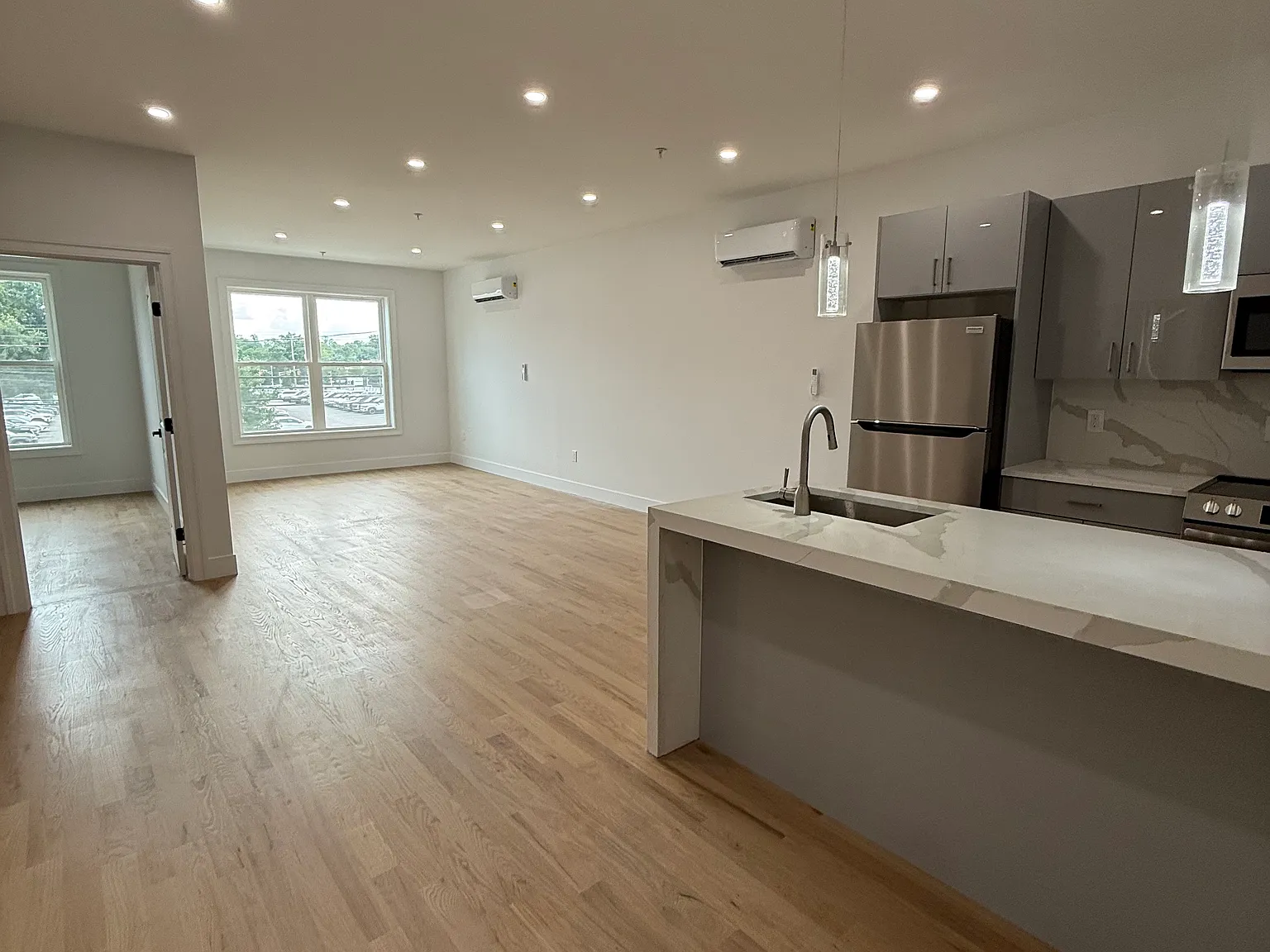 1 bed, $2,300 — Photo 4