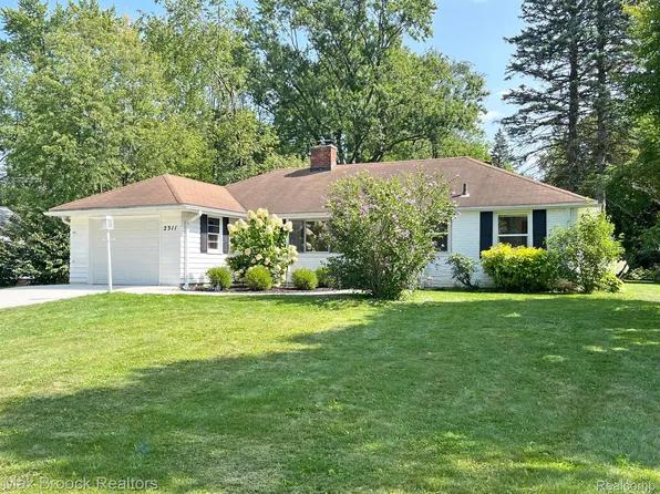 2311 Rutherford Rd, Bloomfield Hills, MI 48302