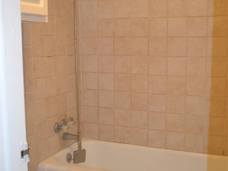 1710 Brun St #10 — Photo 13