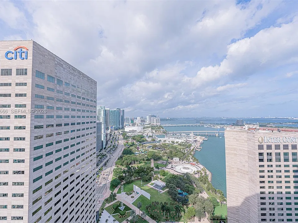 325 S Biscayne Blvd #4222