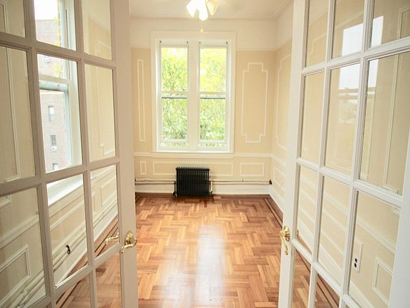 4th image of 202 Marine Ave #C2