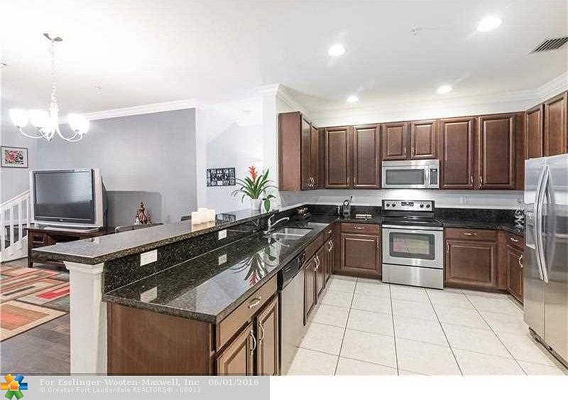 14675 SW 9 Street, Pembroke Pines, FL - Tastefully Appointed & Offered At A Wonderful Price.