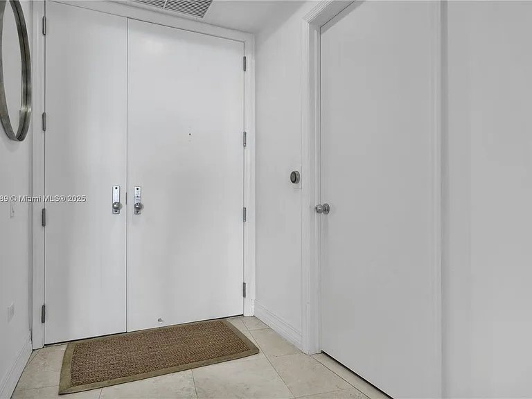 808 Brickell Key Dr #2506 — Photo 23