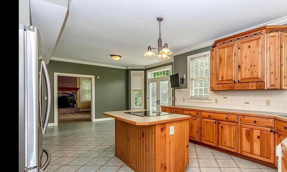 1st image of 180 Bermuda Dr