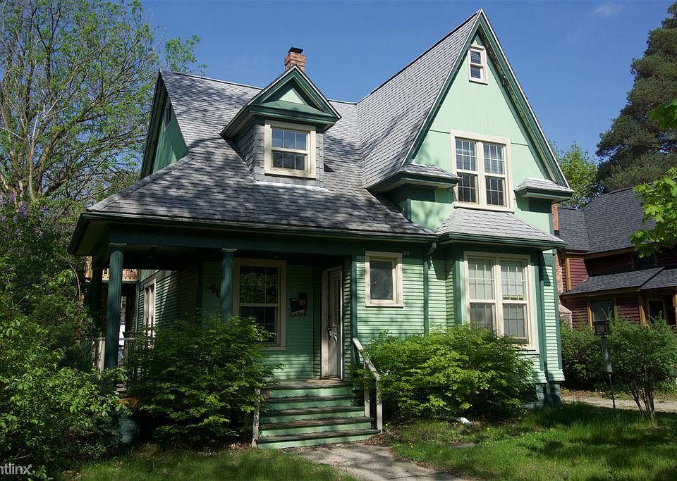 1st image of 40 S Summit St