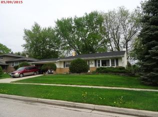 1255 Lennoxshire Dr, Elgin, IL 60123