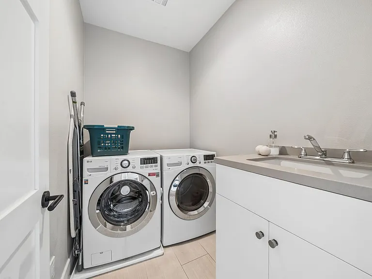 268 Palmer St — Photo 13