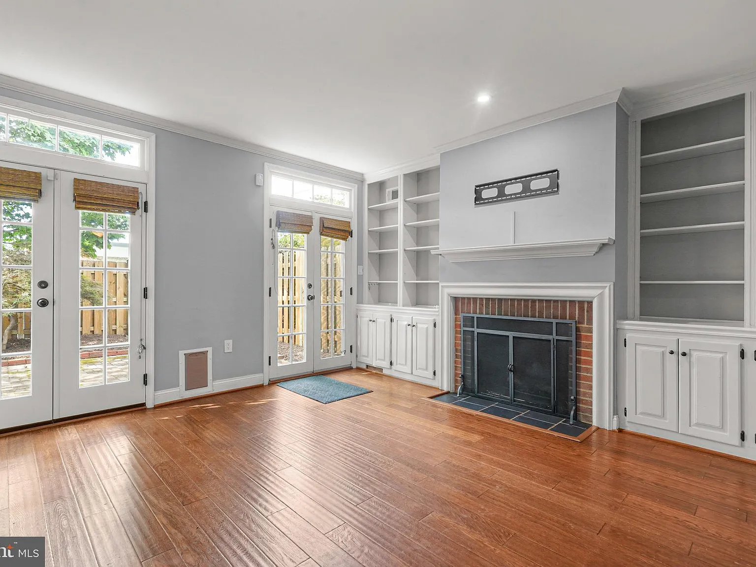 2 bed, 2.5 bath, 1332 sqft, $4,200 — Photo 3