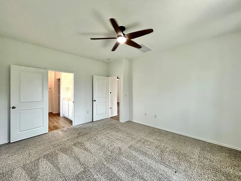 10412 Premier Park St — Photo 13