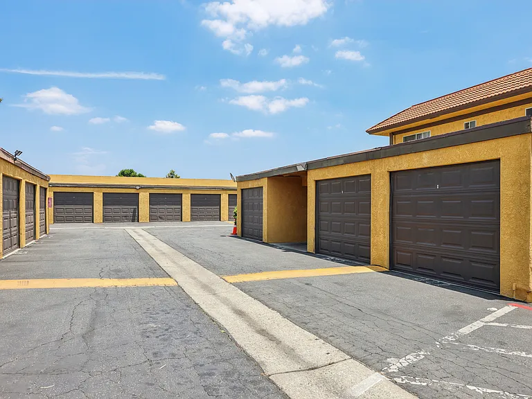 Casa Moreno Apartments — Photo 12