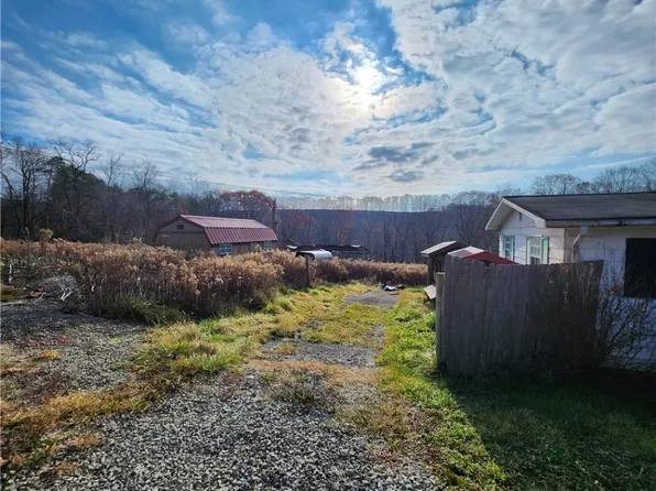 618 Indian Creek Valley Rd, Normalville, PA 15469