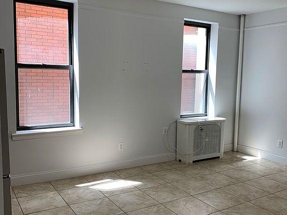 4th image of 34-07 32nd St #3A