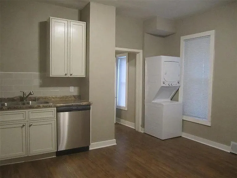 1812 Jackson St NE #1 — Photo 5