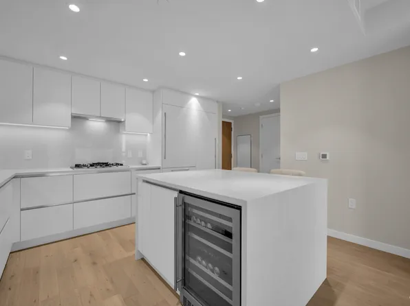 485 W 42nd Ave #11XX, Vancouver, BC V5Y 2T4