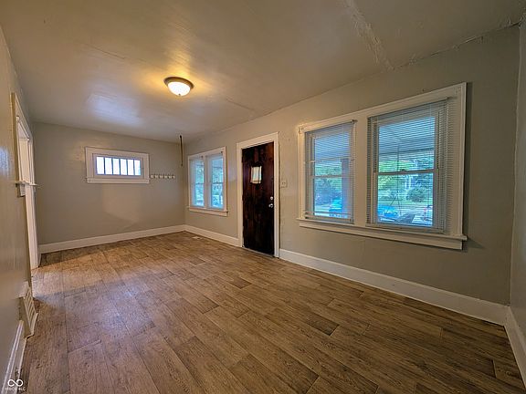 5th image of 430 N Oxford St