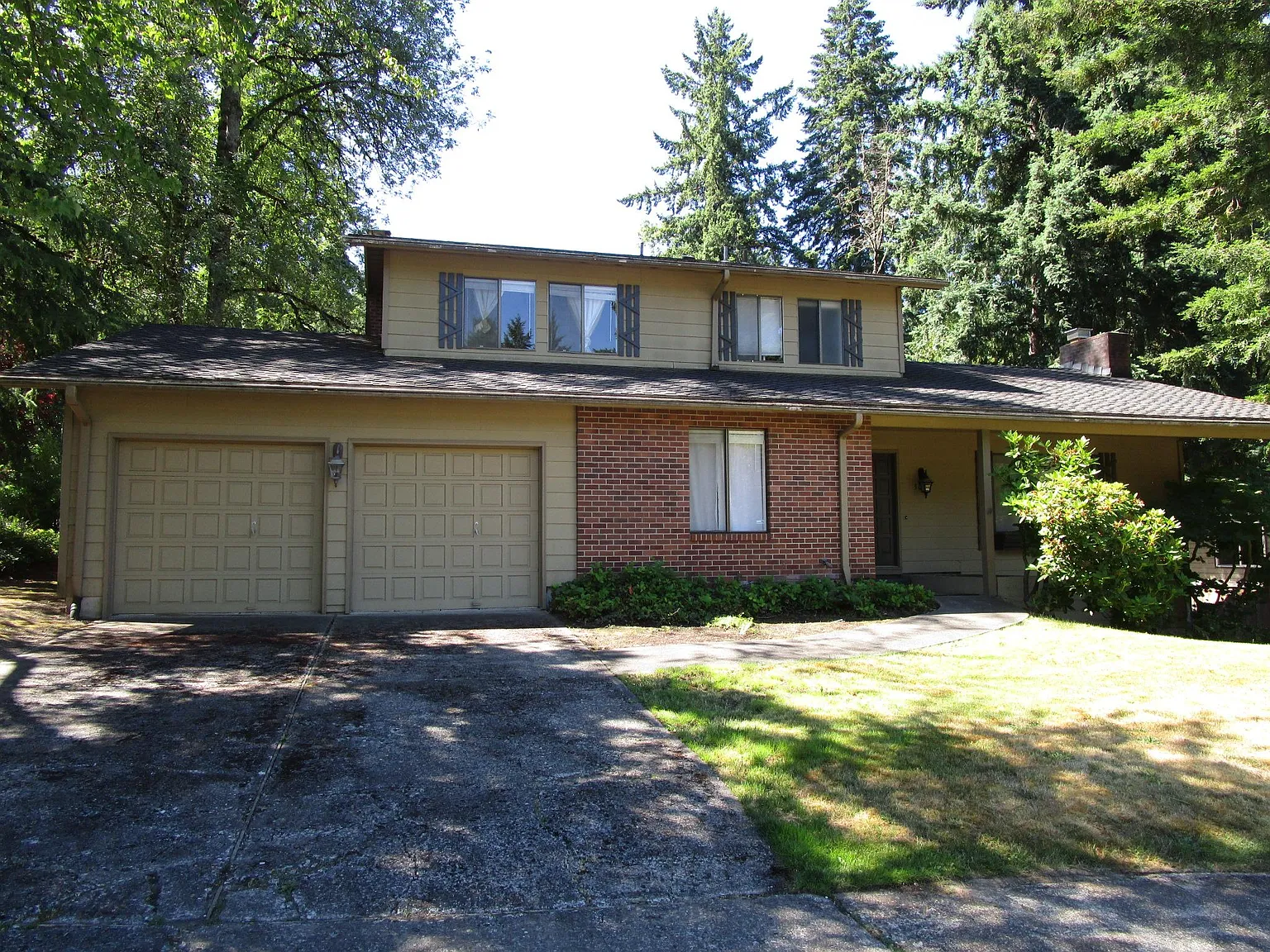 3010 Royce Way photo 1