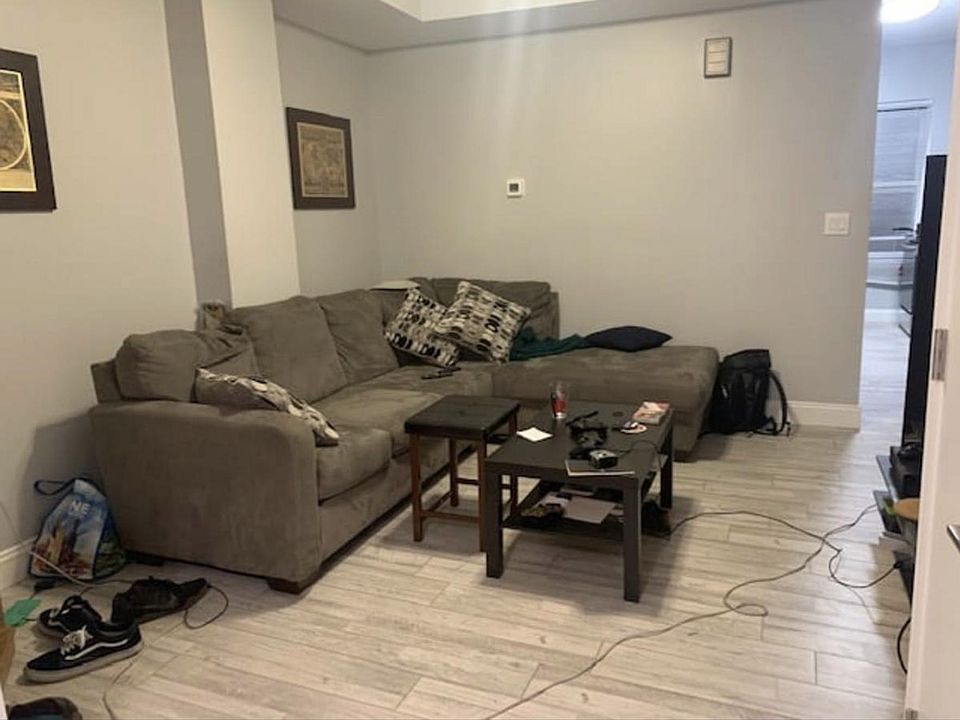 1st image of 2435 W Jefferson St #2