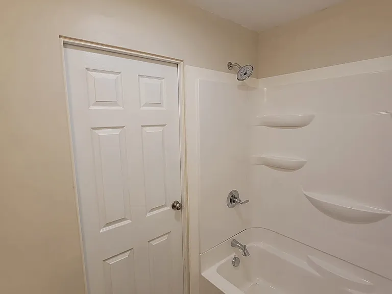 319 W Hickory Dr — Photo 8
