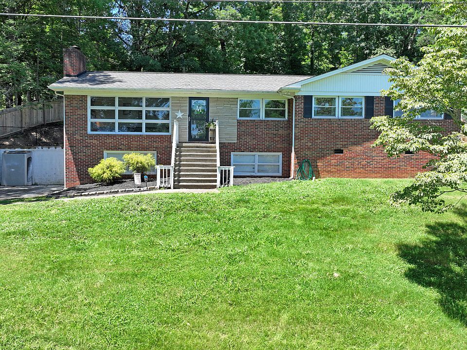 1st image of 217 Fern St