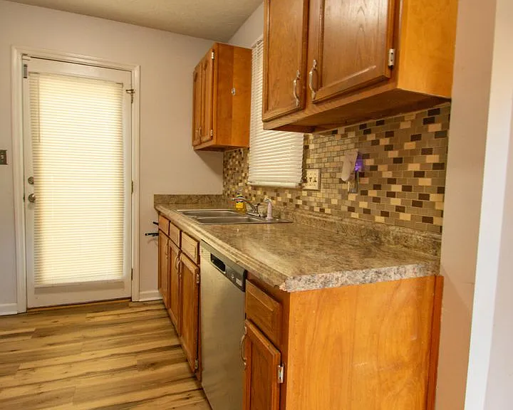 6839 Shawcross Ln — Photo 7