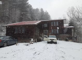 1101 Crossings Rd, Vansant, VA 24656