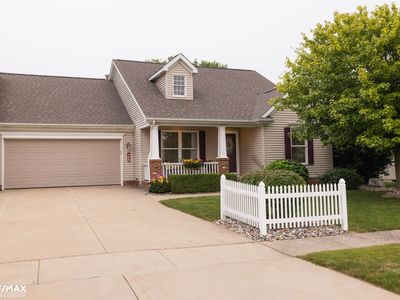 166 Beacon Point Pkwy, Flushing, MI, 48433