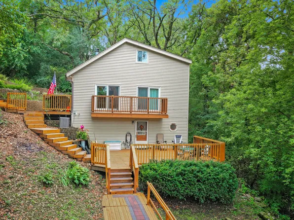 7215 Summit Dr, Wonder Lake, IL 60097