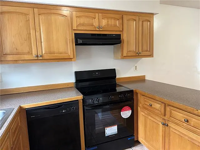 59 Carriage Ln #B — Photo 6