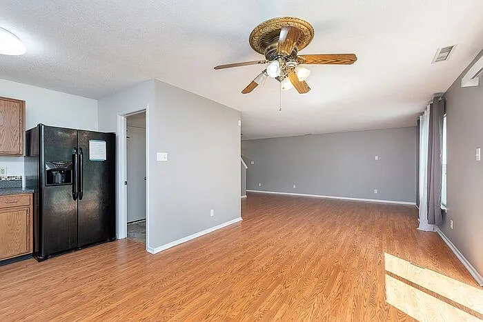 1943 Dutch Elm Dr — Photo 9