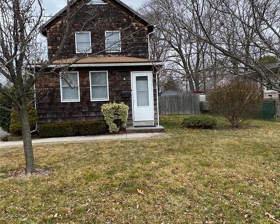1st image of 219 E Lakewood St