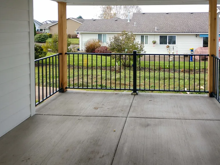 579 SE Shire Ln — Photo 15