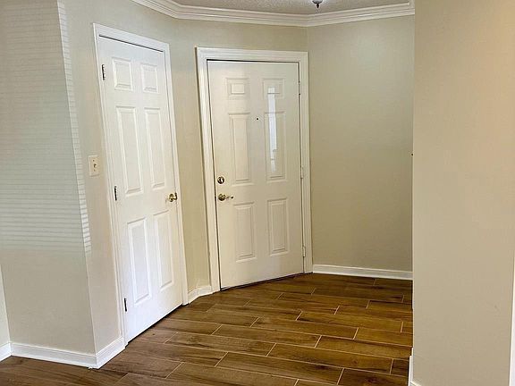 4th image of 1712 Landmark Dr APT J