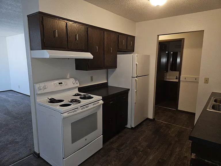 1144 Langley Rd — Photo 5