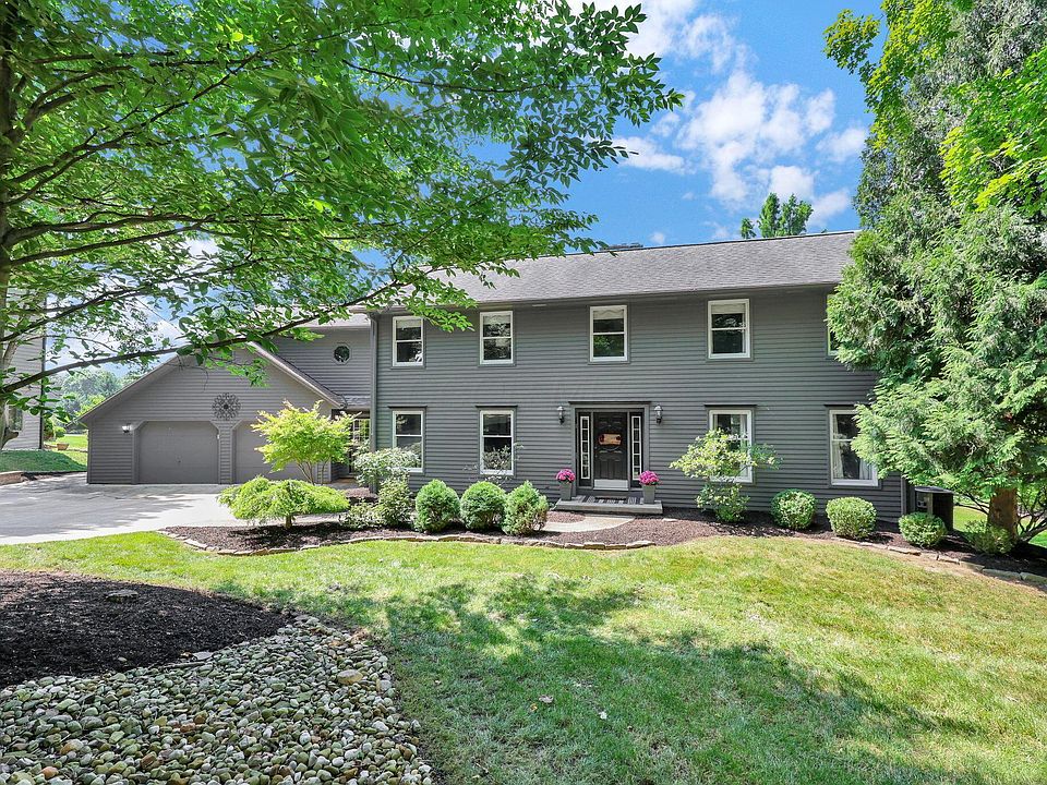 1st image of 72 Pinehurst Dr