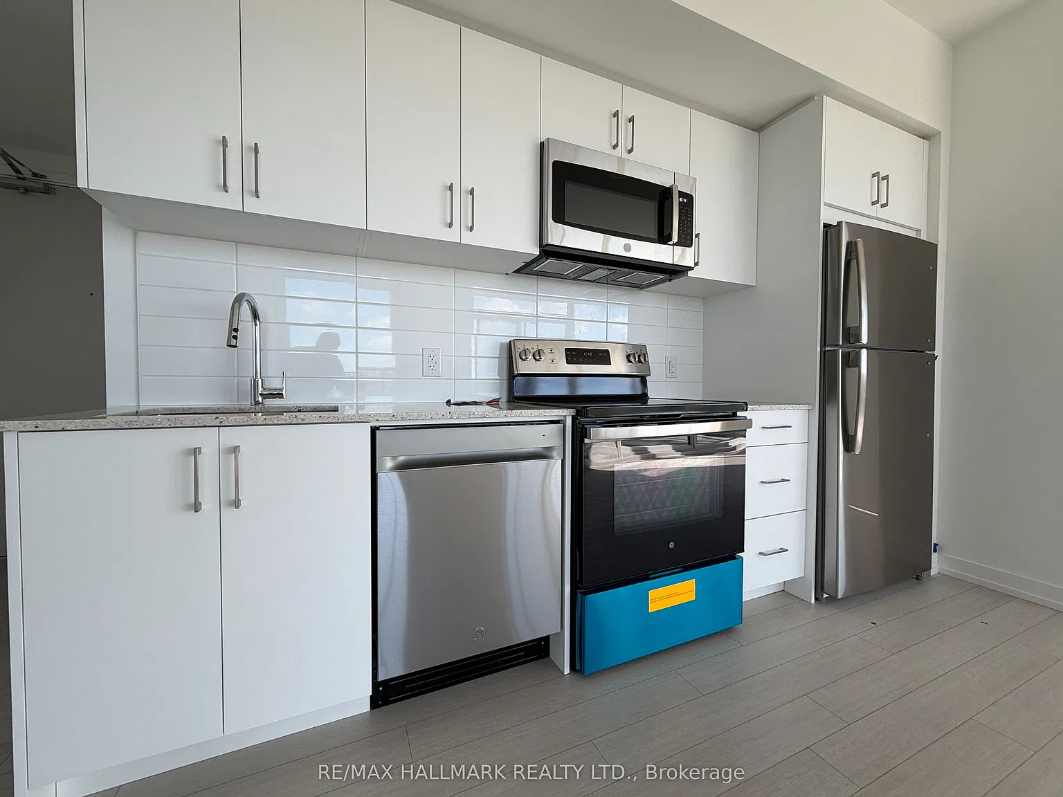 3 bed, $2,850 — Photo 2