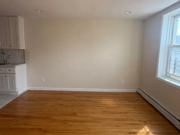 16 Hopkins Avenue image 14 of 15