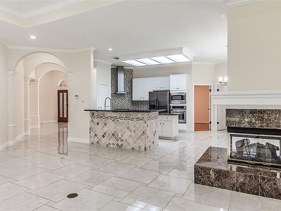 3rd image of 5423 Ambrose Dr