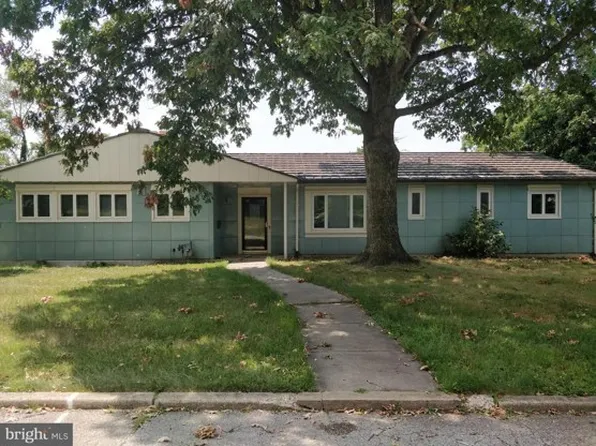 5819 Black Hawk Dr, Oxon Hill, MD 20745