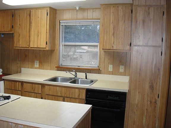 3rd image of 2201 Westview Dr