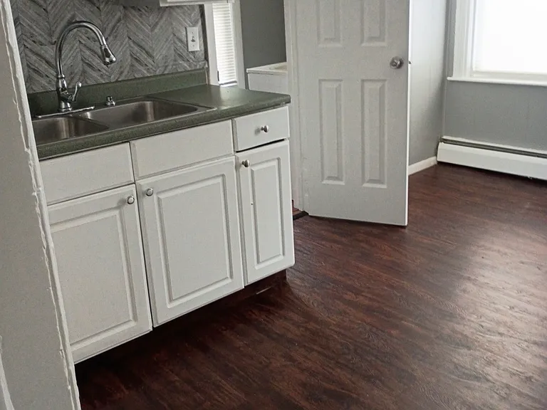 310 Hawkins St #6 — Photo 1