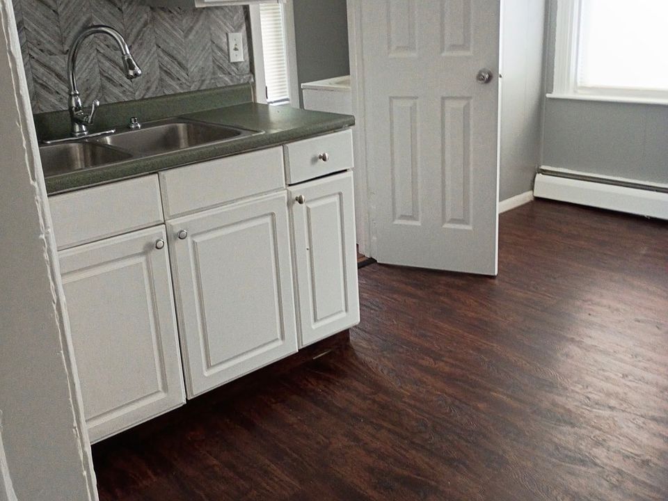 1st image of 310 Hawkins St #6