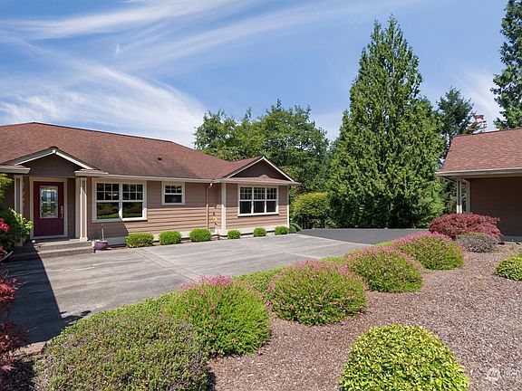 5th image of 144 Emerald Heights Drive