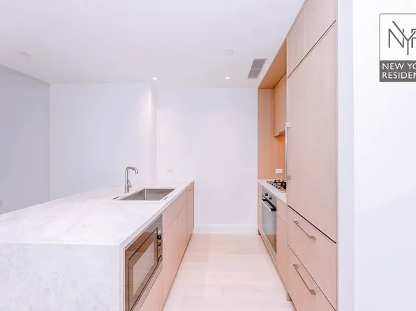 501 Third Avenue image 3 of 17
