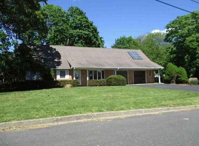 2nd image of 3 Grace Ct