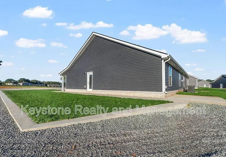 303 Tennessee Ave — Photo 16