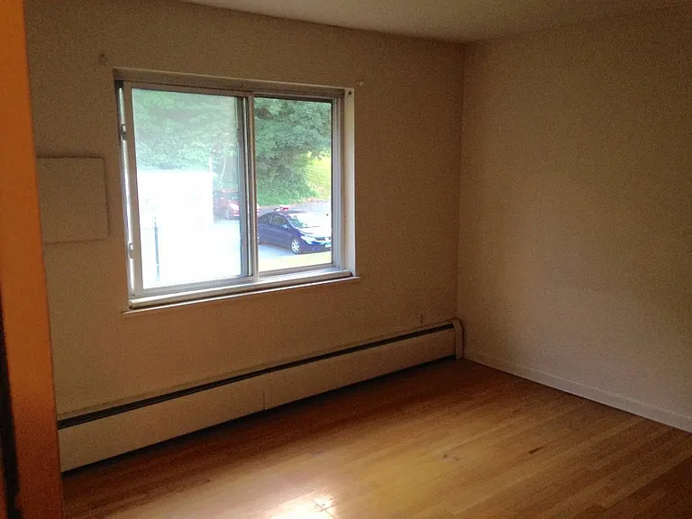 Pondview Apartments — Photo 14