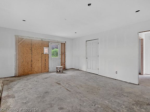 5th image of 3416 Red Hill Rd
