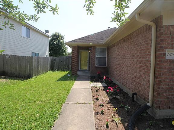 2nd image of 11010 Clear Villa Ln