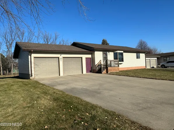 1519 Elmwood Ave, Milbank, SD 57252